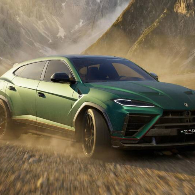 LAMBORGHINI URUS